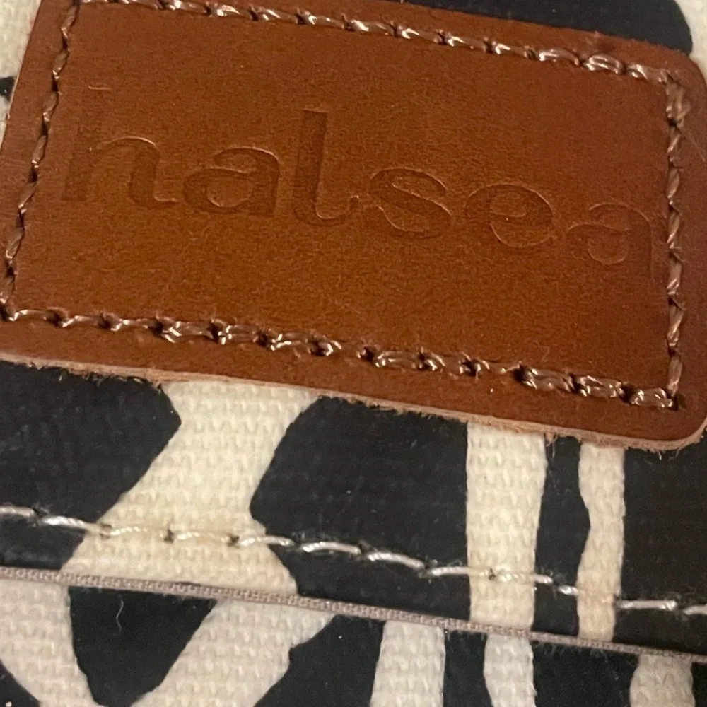 Halsea Rare travel bag wallet beach core clutch